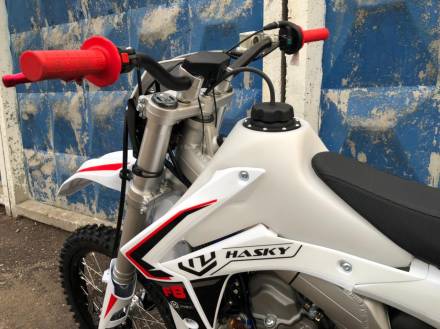 Мотоцикл кроссовый Hasky F8 450cc 21\18 MSD